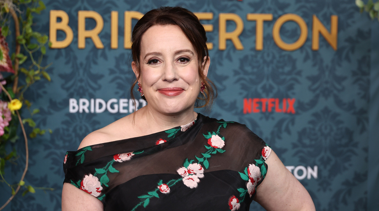 Julia Quinn Talks Bridgerton With ‘CBS News’
